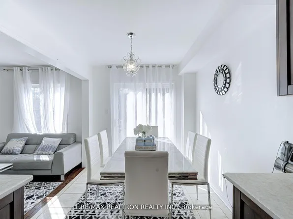 88 Banbrooke Cres, Newmarket, ON L3X 2W9