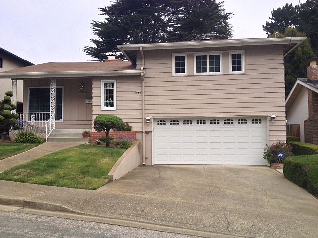 1st image of 220 Cuesta Dr