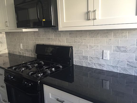 2nd image of 7958 Oakwood Ave #1