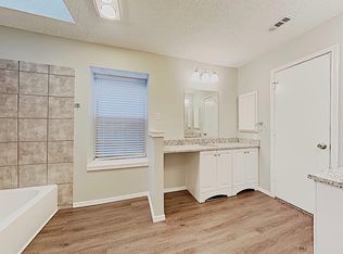 2816 Claremont Dr, Grand Prairie, TX 75052