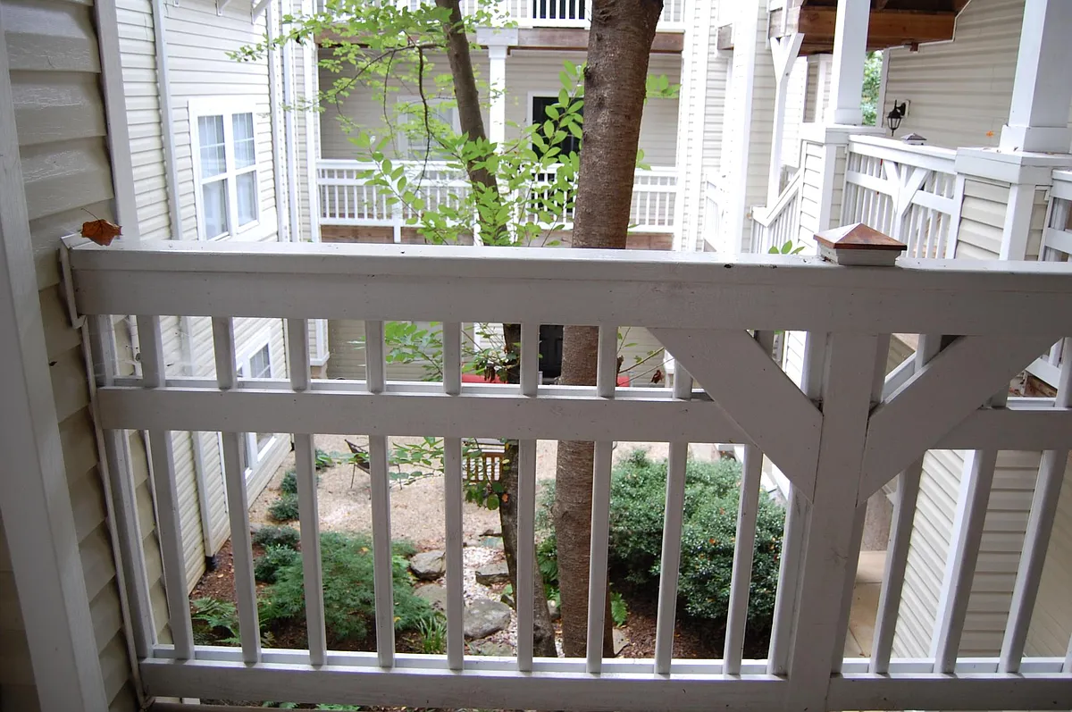 Courtyard viewed from the entryway - 1930 E Woodlawn Rd #J