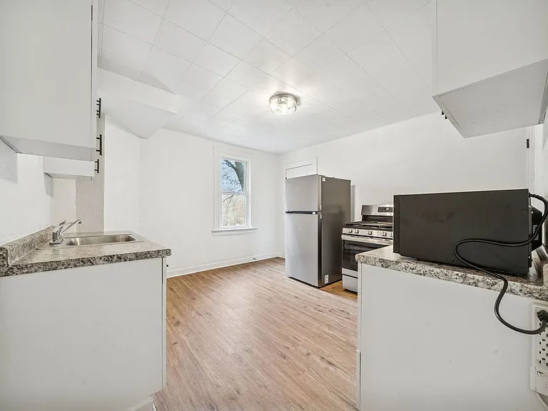 3226 Richardson Ave — Photo 3