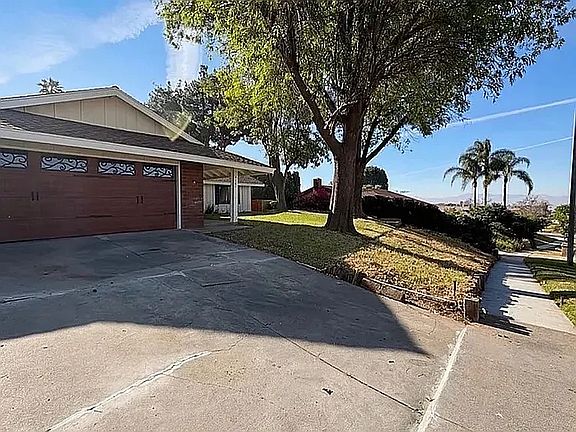 2nd image of 2784 Bonita Dr