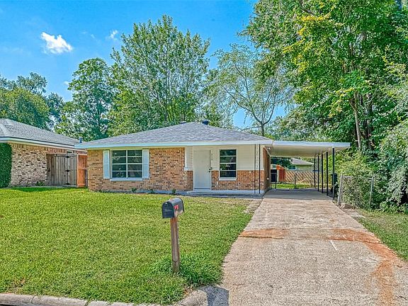 5th image of 210 Pine Hill Dr