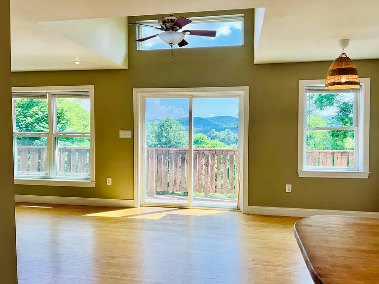 127 Sun Haven Ln — Photo 5