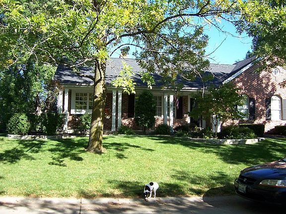 Front view of porch and trees