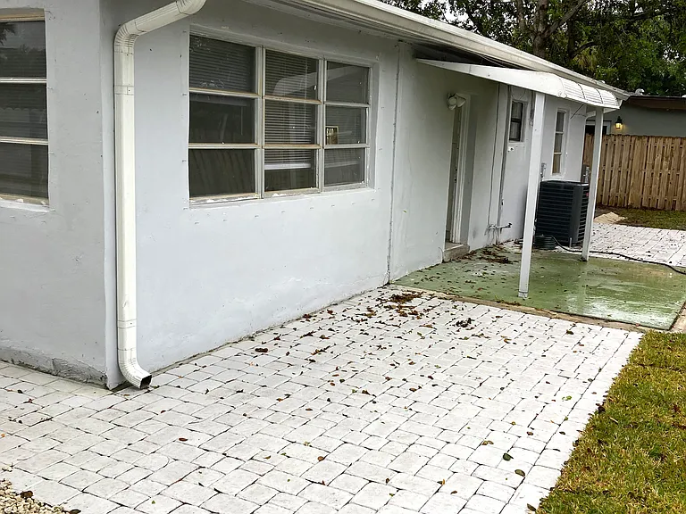 1648 NE 31st Ct — Photo 12