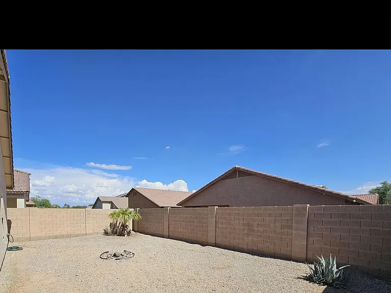 2865 E Superior Rd — Photo 9