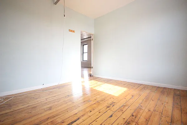 Rented by Nooklyn NYC LLC | media 28