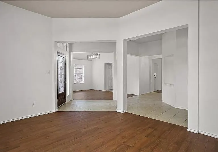 2718 Atlas Dr — Photo 5