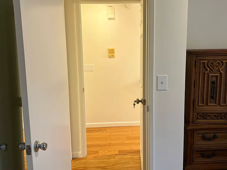 3712 1/2 Crown Point Dr — Photo 14
