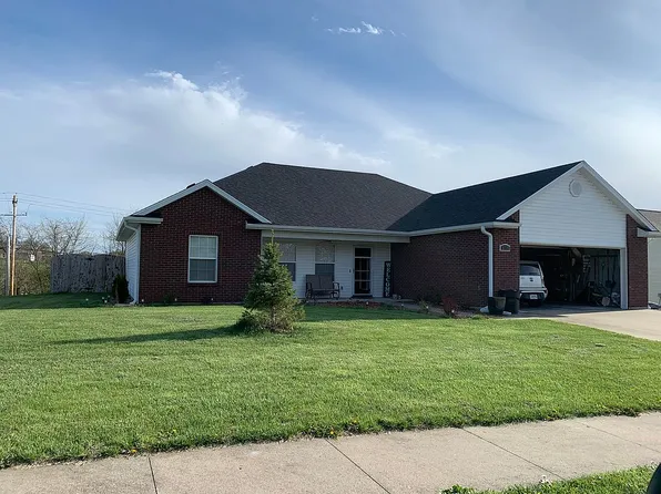 6140 Impala Dr, Hallsville, MO 65255