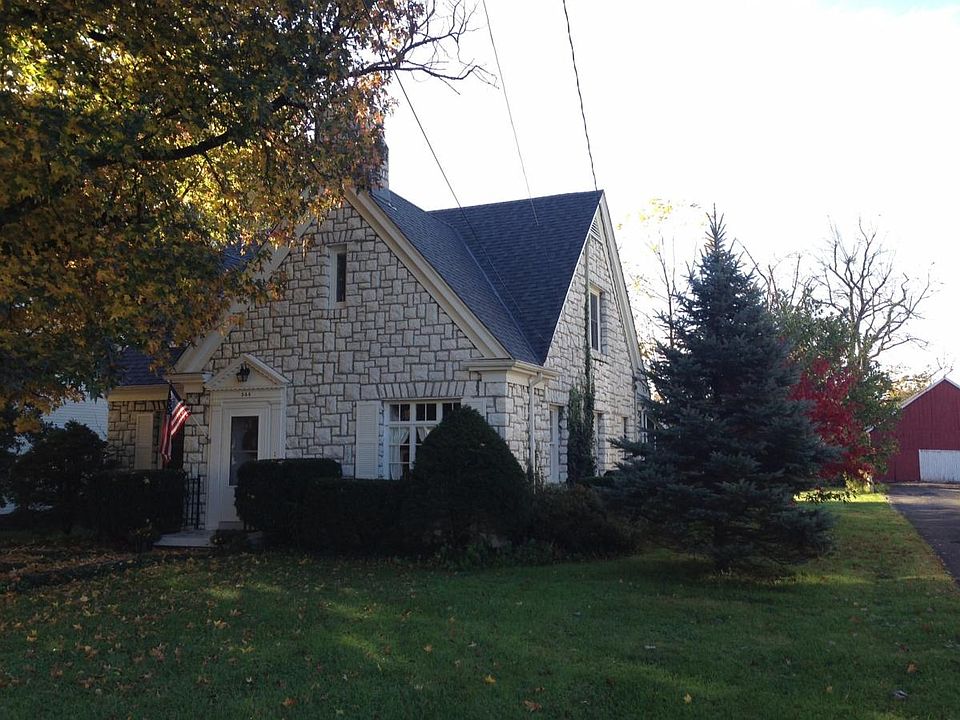 1st image of 544 E Main St