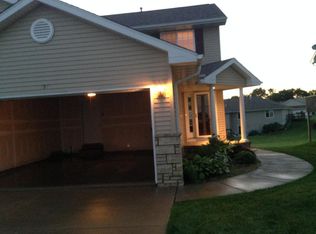 3510 Stoneview Cir SW, Cedar Rapids, IA 52404