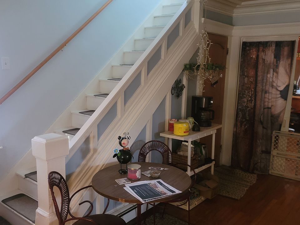 2nd image of 1513 Colorado St