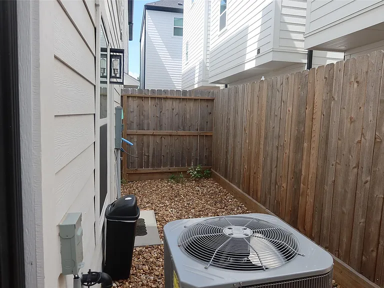 4810 Cochran St — Photo 25