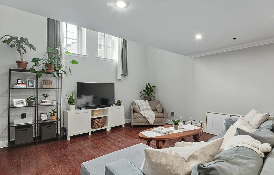 1st image of 627-37 N 18th St #108