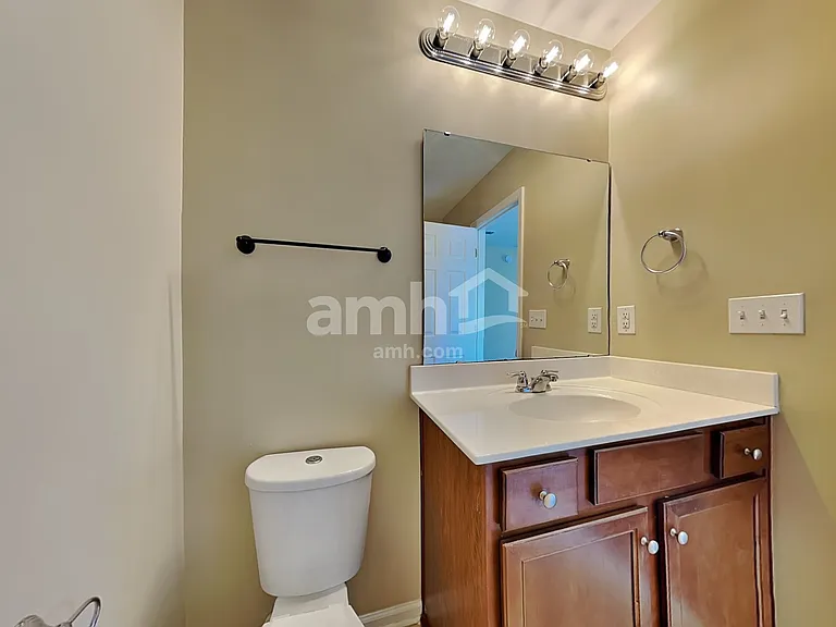 409 Lakewind Dr — Photo 13