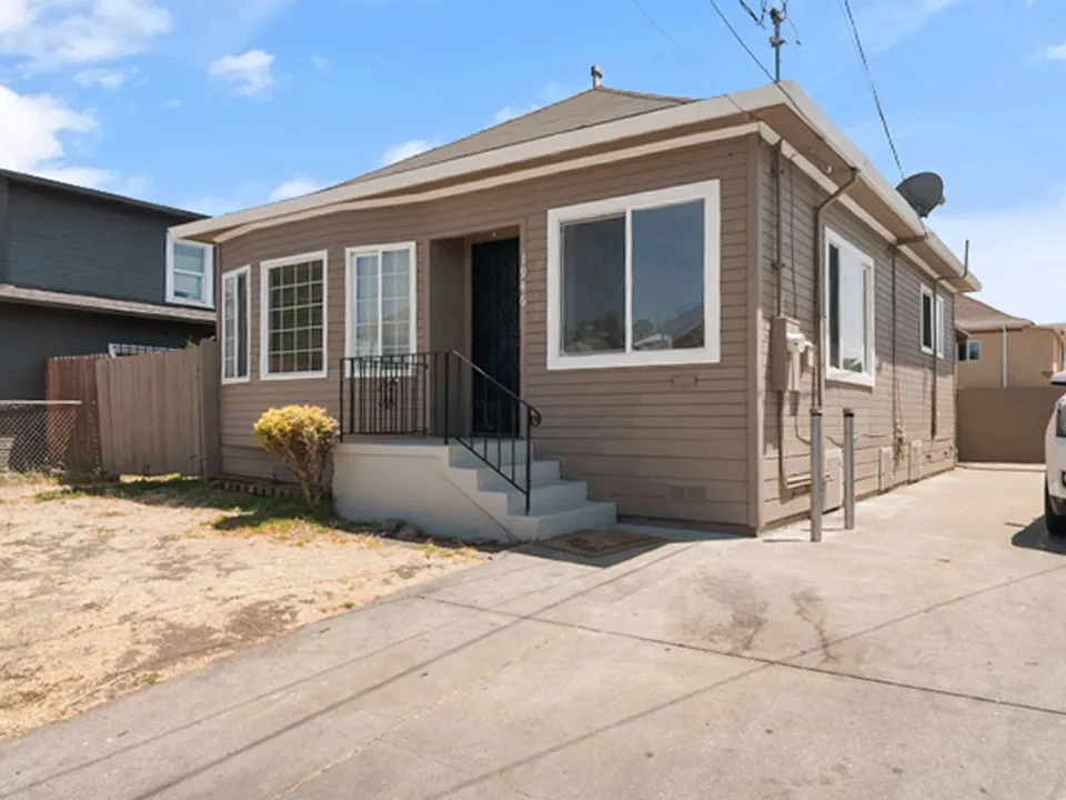 1946 62nd Ave