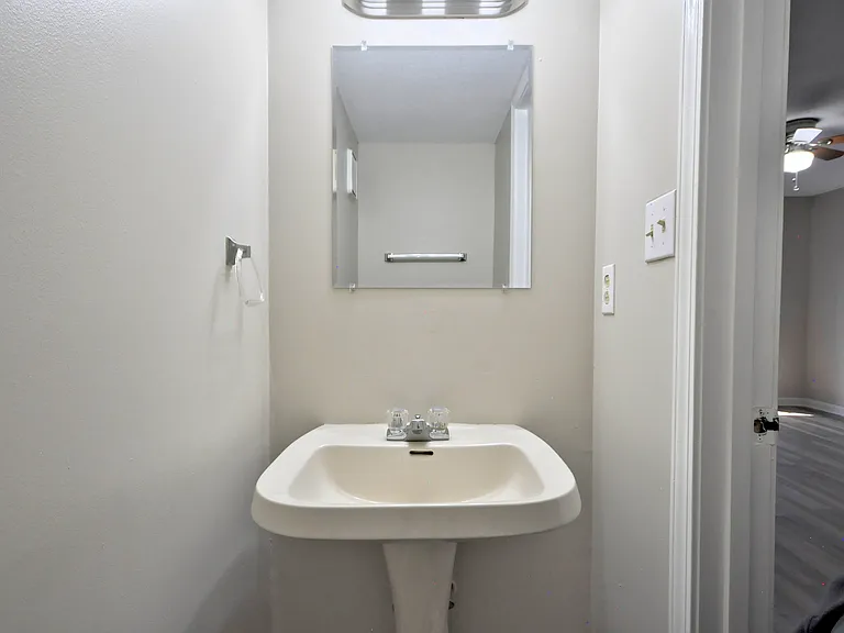 460 Martha Ln #C — Photo 14