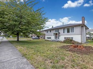 6921 Napier St #1A, Burnaby, BC V5B 2C5