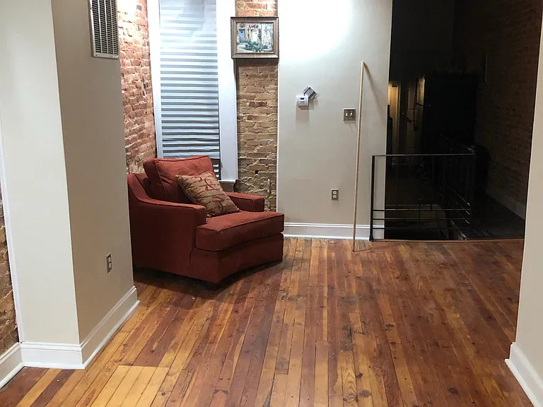 807 N Monroe St — Photo 4