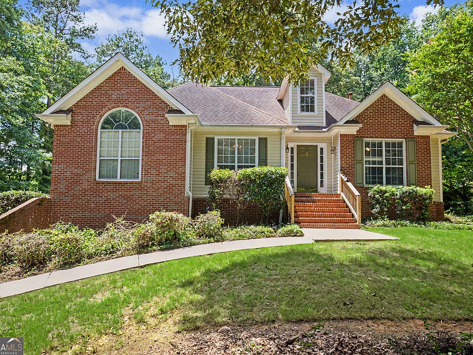 1st image of 85 Woodstream Dr