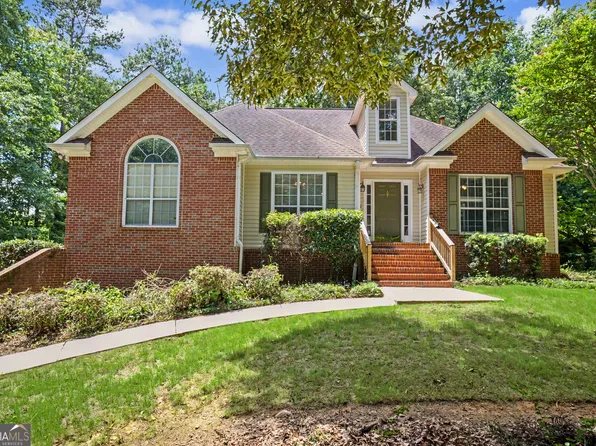 85 Woodstream Dr, Newnan, GA 30265
