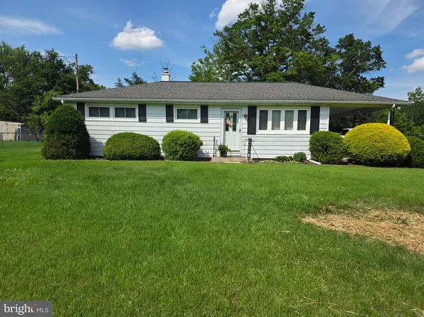 1220 Manatawny St, Pottstown, PA 19464