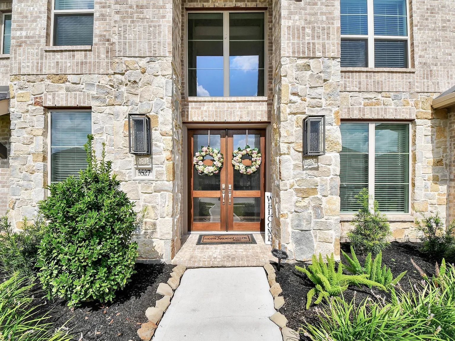 5 bed, 4.5 bath, 4098 sqft, $5,750 — Photo 4