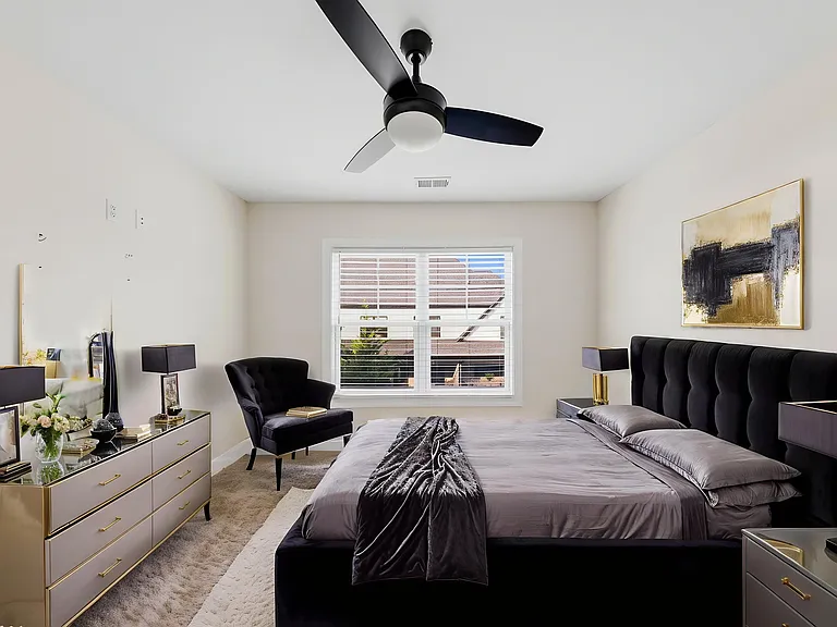 1020 Easton Ct — Photo 33