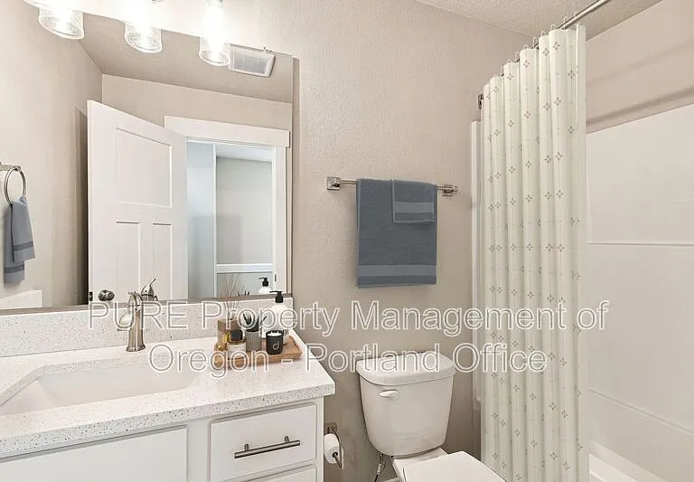 588 NE Alderwood Dr — Photo 7