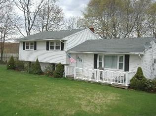 3 Oak St, Watertown, CT 06795