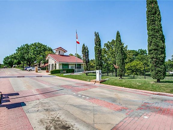 4th image of 3021 Lakeside Dr