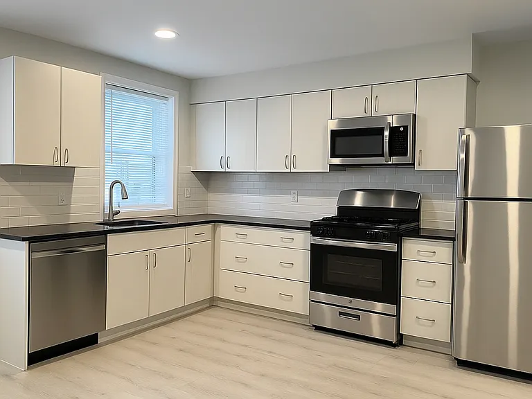 Lexington Apartments — Photo 6