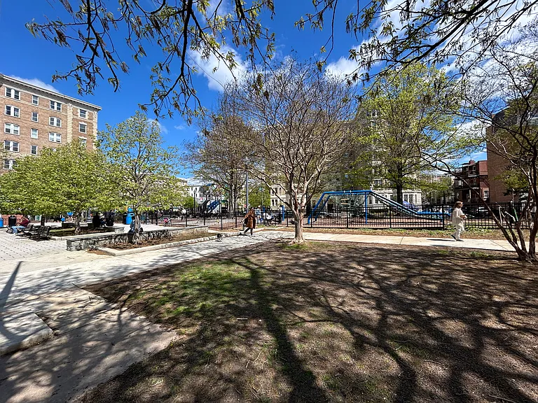 1830 California St NW #1 — Photo 26