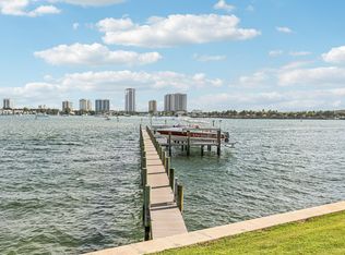 370 Wilma Cir APT 6, Riviera Beach, FL 33404