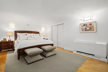 Rented by R New York