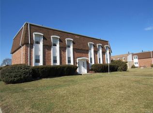17 Weathervane Dr APT 12, Washingtonville, NY 10992