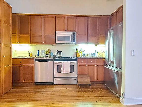 5th image of 303 Park Ave S APT 312