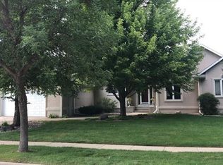 200 S Hazeltine Ln, Sioux Falls, SD 57108