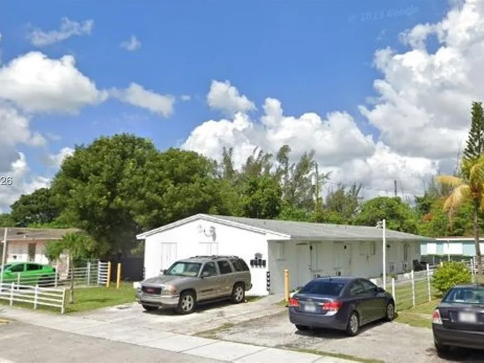 1462 NW 2nd Ave #2