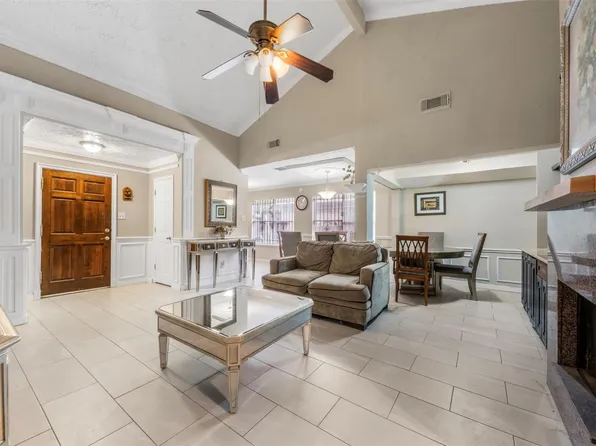 12127 W Marsham Cir, Houston, TX 77066
