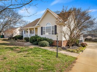 109 Royal Dr, Williamston, SC 29697