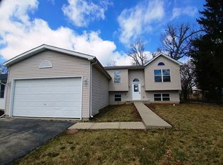 25306 W Lincoln Dr, Lake Villa, IL 60046