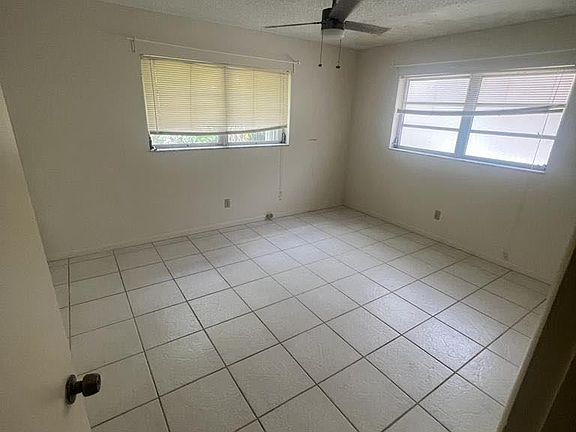 4th image of 2180 NE 44th St #1