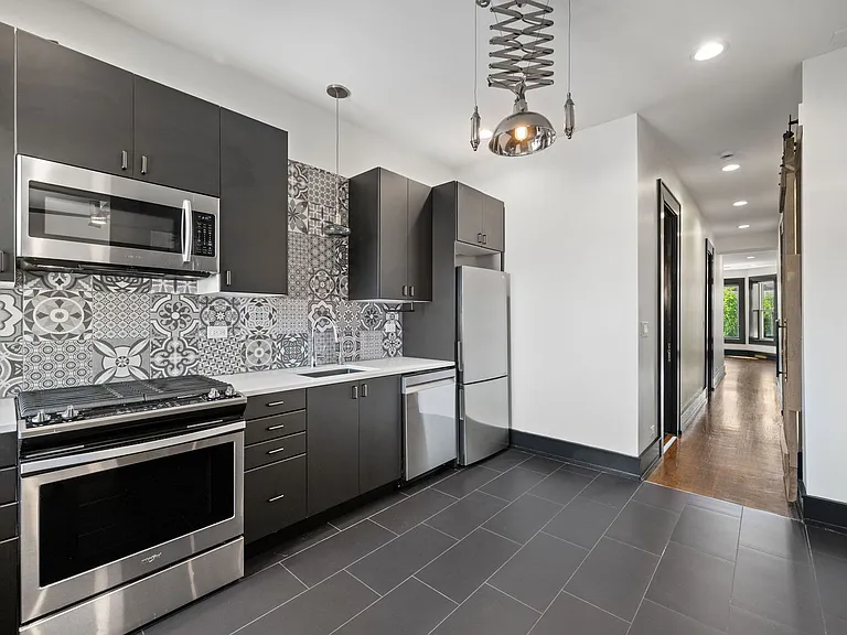 3513 N Sheffield Ave #3 — Photo 11