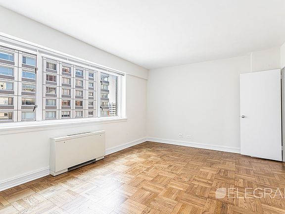 4th image of 200 E 71st St APT 20F