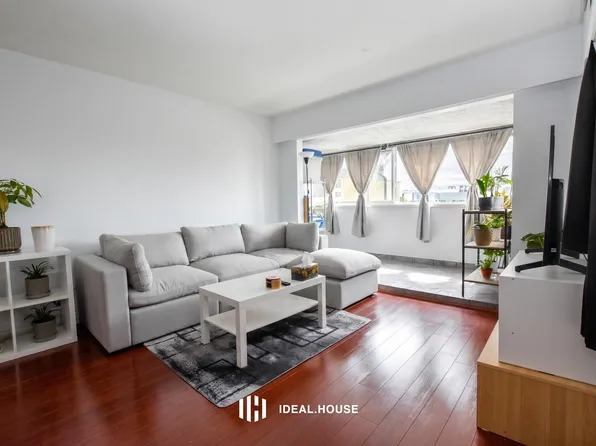 1320 Fir St #201, White Rock, BC V4B 4B2