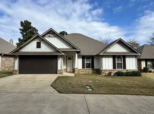 3925 Old Omen Rd, Tyler, TX 75707